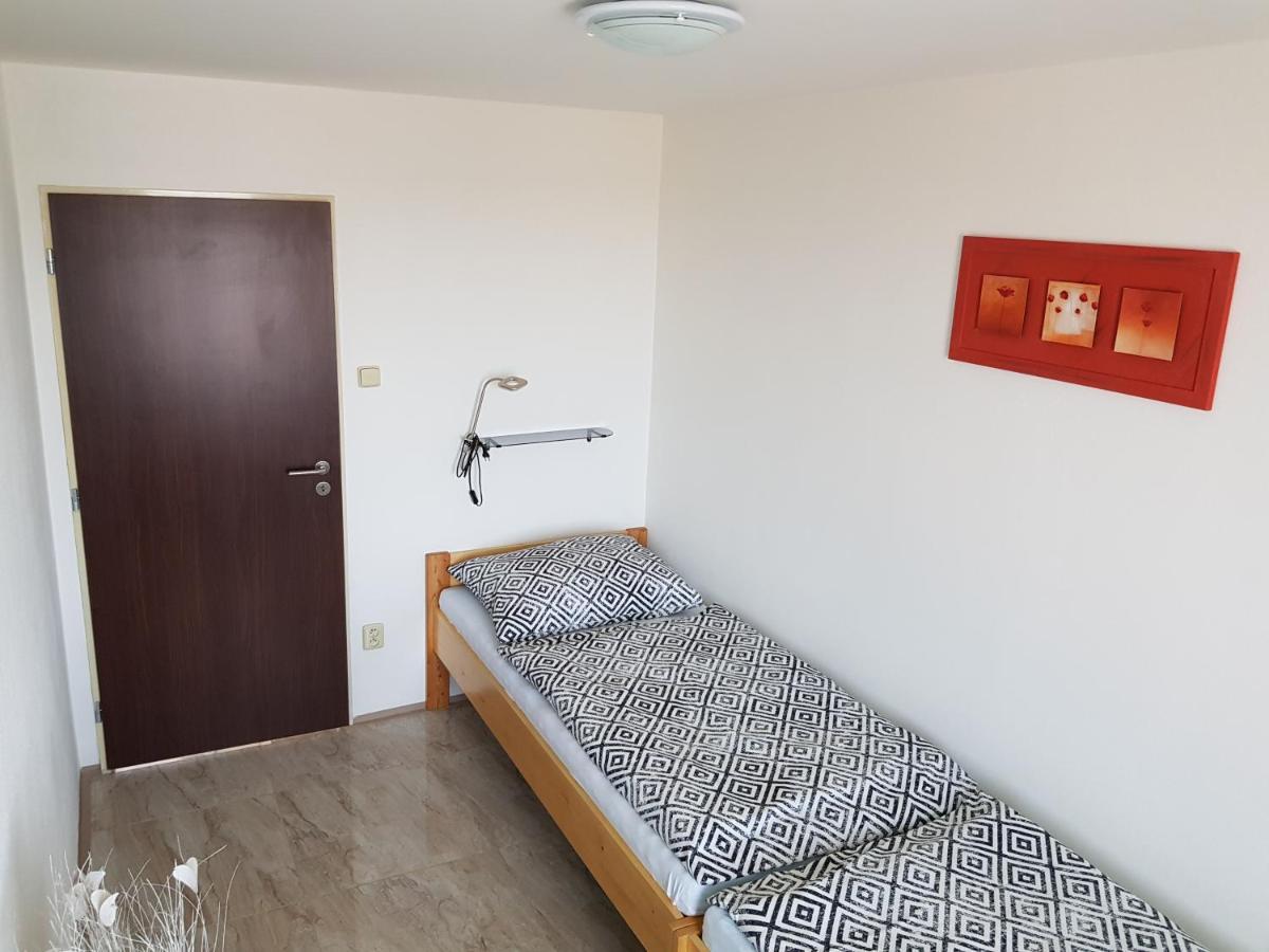 Apartman S Vinnym Sklepem Viktorie Pouzdrany ภายนอก รูปภาพ