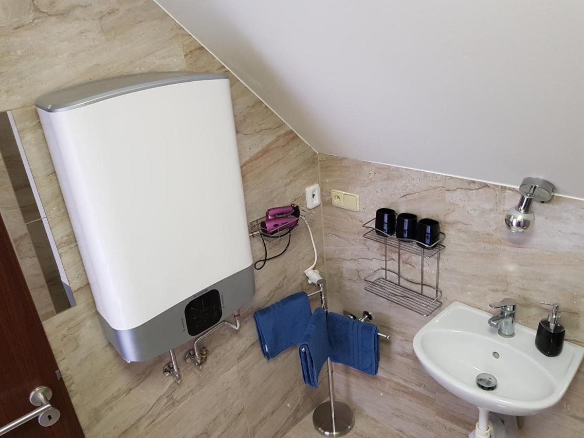 Apartman S Vinnym Sklepem Viktorie Pouzdrany ภายนอก รูปภาพ