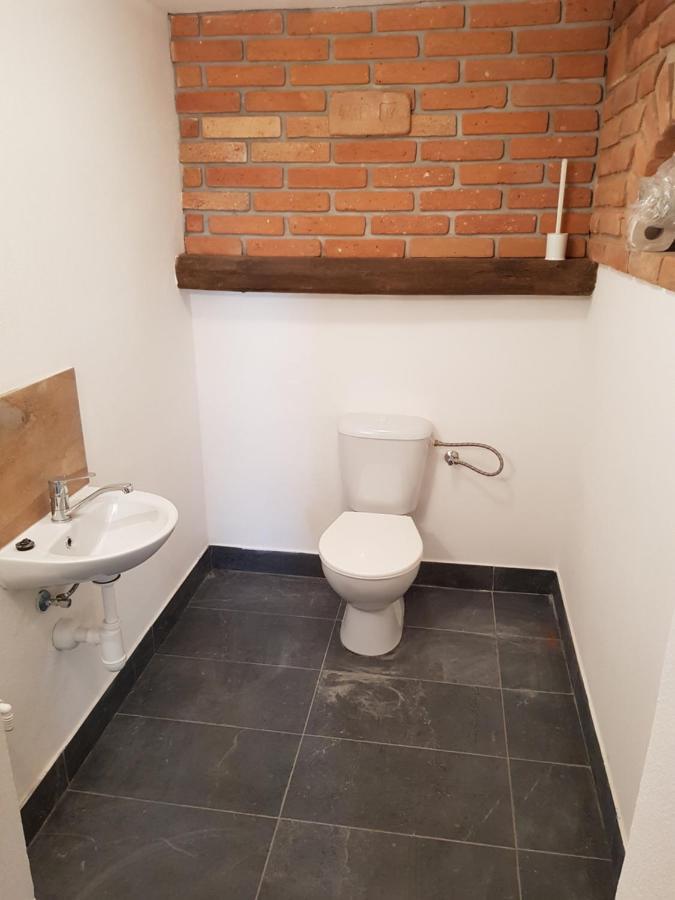 Apartman S Vinnym Sklepem Viktorie Pouzdrany ภายนอก รูปภาพ
