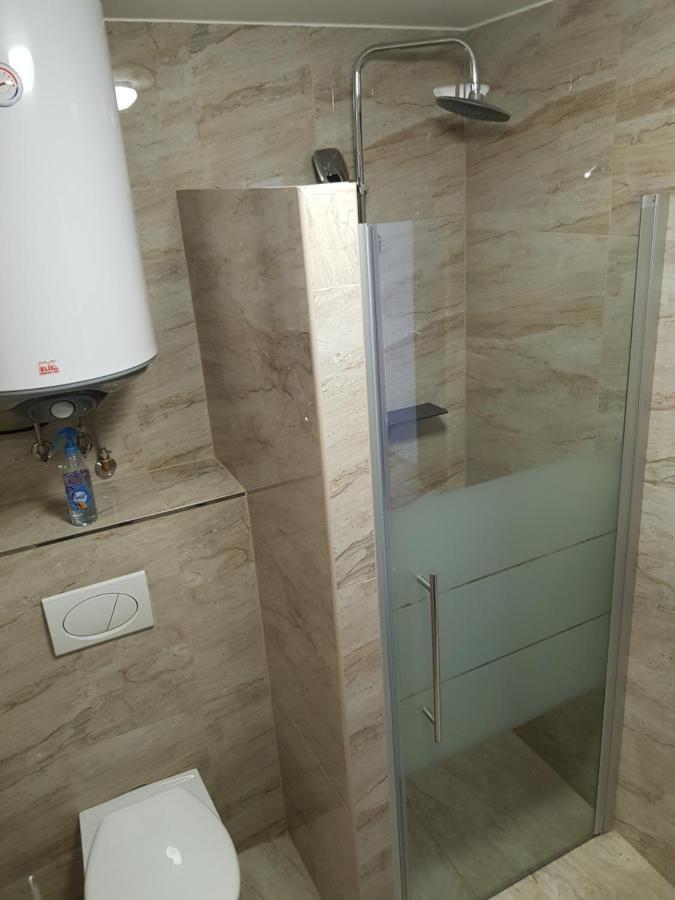 Apartman S Vinnym Sklepem Viktorie Pouzdrany ภายนอก รูปภาพ
